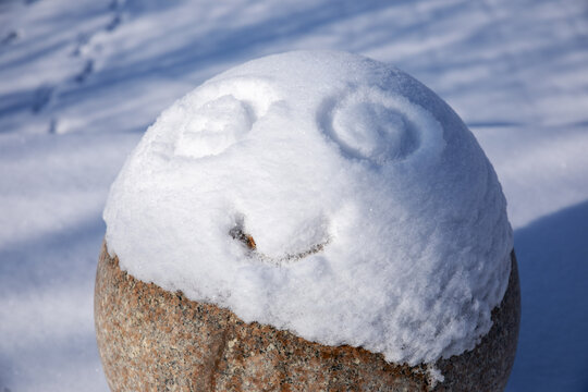 雪地笑脸