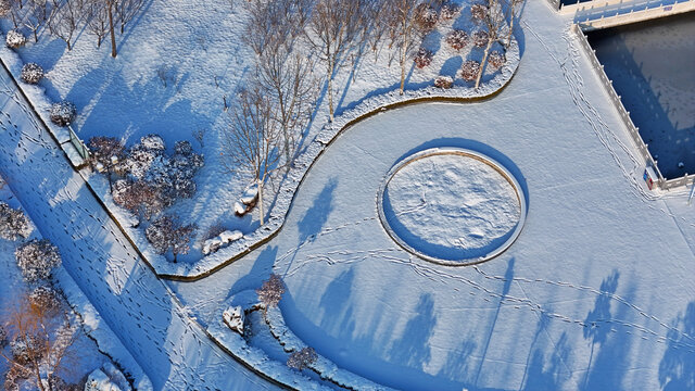 航拍翼云广场雪景