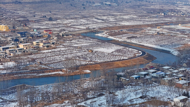 山亭区山村雪景