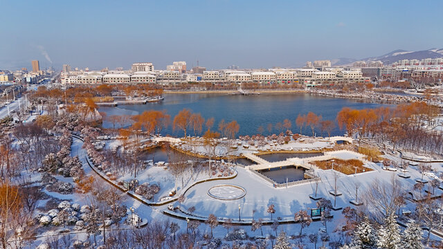 航拍紫云湖雪景