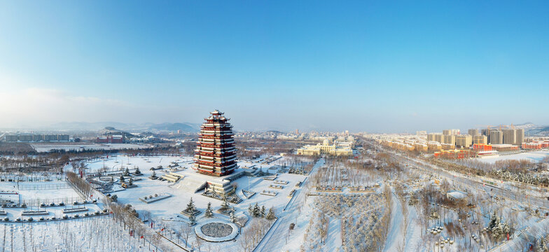 山东枣庄山亭区翼云阁广场雪景