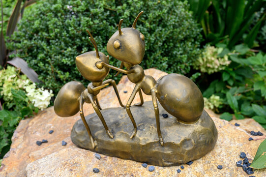 蚂蚁雕像