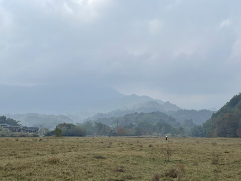 群山