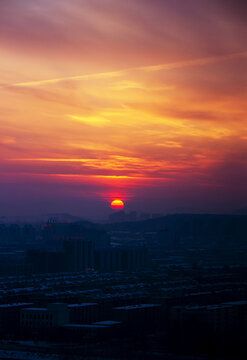 初春夕阳红