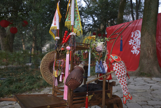 苏州虎丘景区的新年祈福道具