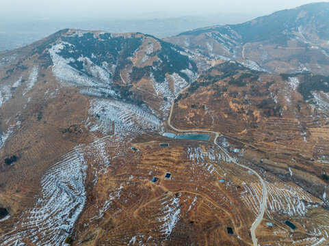 航拍沂蒙山区的乡村