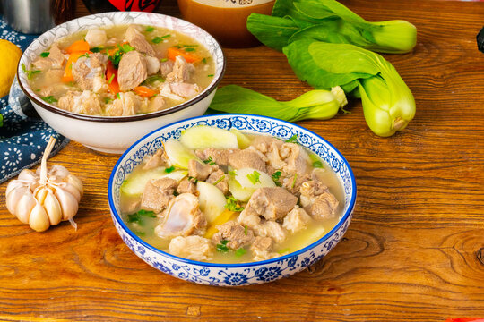 冬季養(yǎng)生湯蘿卜羊肉湯