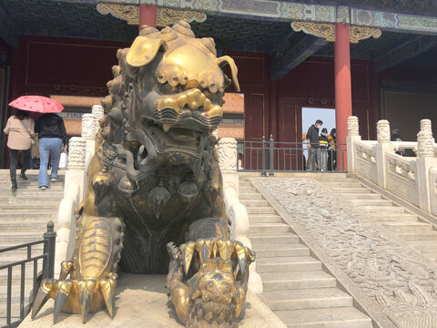 北京故宫狮子铜塑