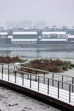 2024年2月冰雪中的常德河街