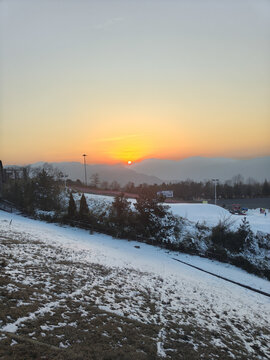 夕阳雪景