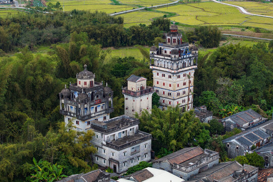 航拍广东开平碉楼村落马降龙风景