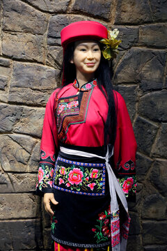 羌族传统服装
