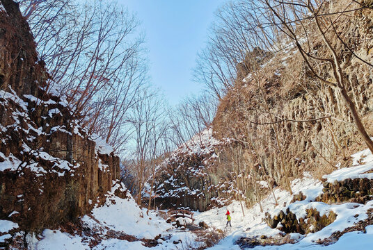 山中雪景