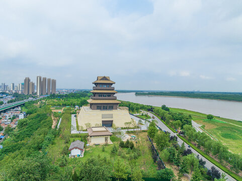 济南鹊华楼航拍