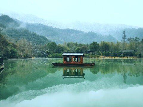 汤周雪霁