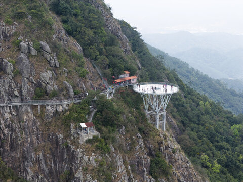 信宜石根山玻璃栈道航拍