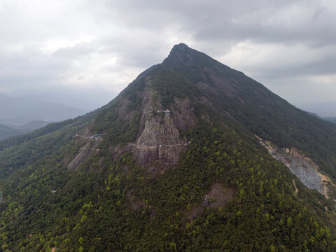 信宜石根山玻璃栈道航拍