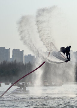 水上飞人