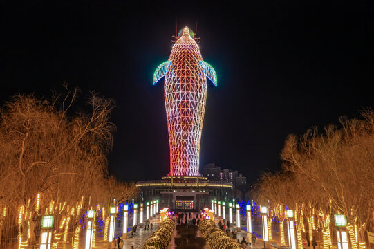 嘉峪关东湖碧海明珠气象塔夜景