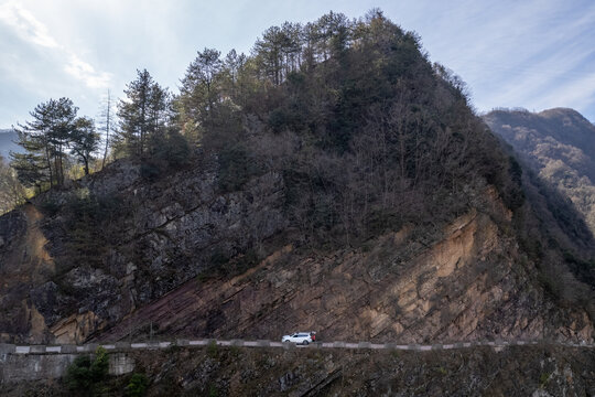 陕西宁强挂壁公路