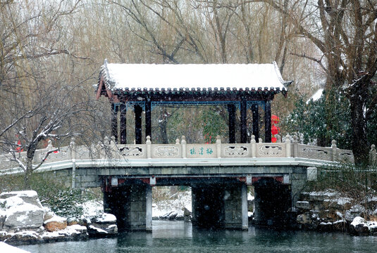 大明湖雪景