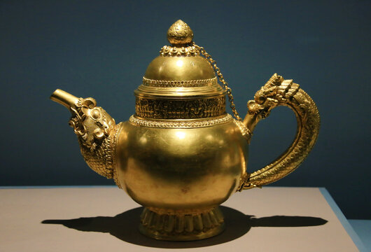 鎏金银龙柄奶茶壶