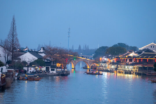 朱家角古镇夜景