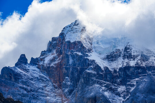 稻城亚丁景区雪山