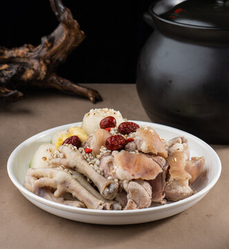 冬瓜薏米煲猪蹄