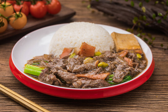 黑椒牛肉饭