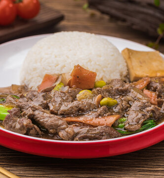 黑椒牛肉饭