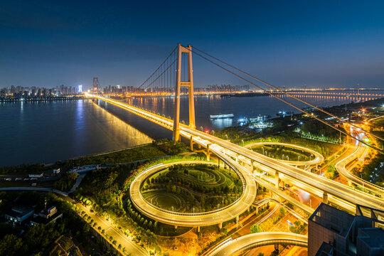 武汉杨泗港长江大桥夜景