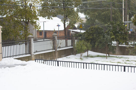 乡村雪景马路