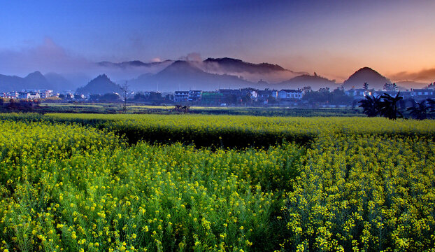 万峰林晨曦