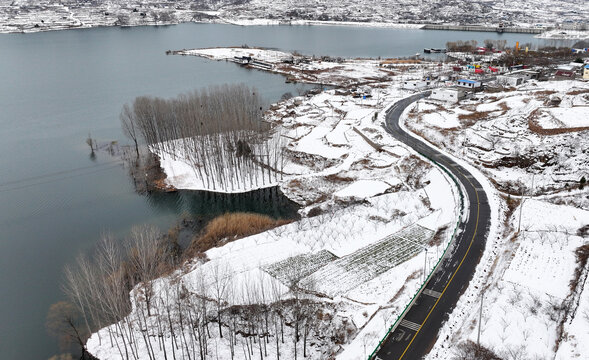 山东枣庄山亭区翼云湖雪景