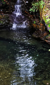 山涧水