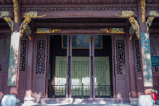 中式厅堂龙雕