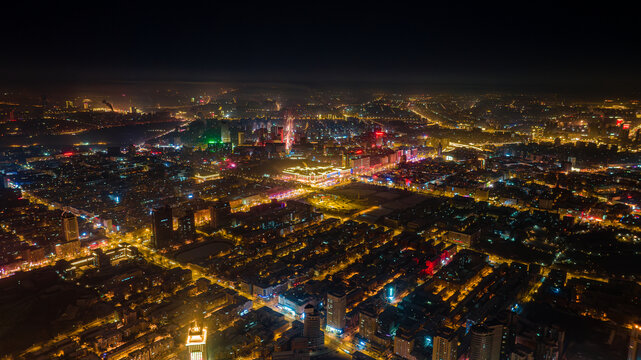 龙年春节里的中国长春城区夜景