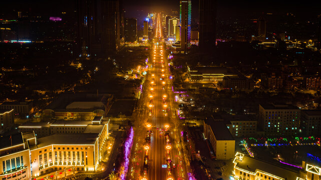 龙年春节里的中国长春城区夜景