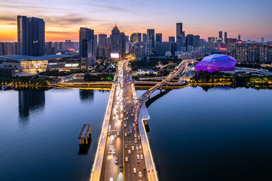 中国辽宁沈阳浑河两岸城市夜景