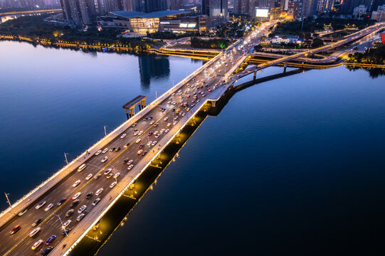 中国辽宁沈阳浑河两岸城市夜景