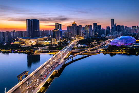 中国辽宁沈阳浑河两岸城市夜景