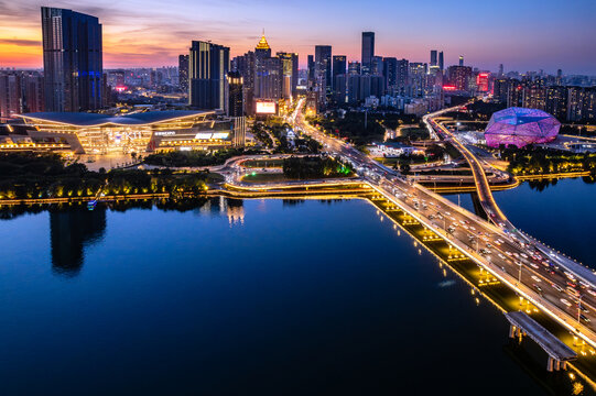 中国辽宁沈阳浑河两岸城市夜景