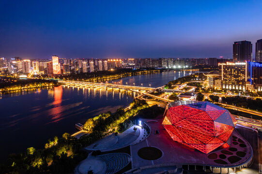 中国辽宁沈阳歌剧院城市建筑夜景