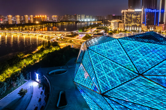 中国辽宁沈阳歌剧院城市建筑夜景