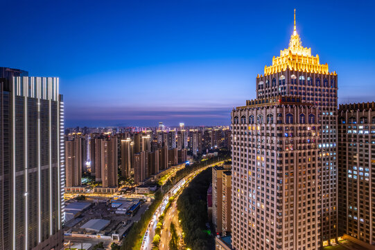 中国辽宁沈阳青年大街建筑夜景