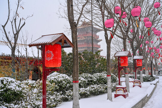 开封清明上河园大雪建筑灯笼雪景