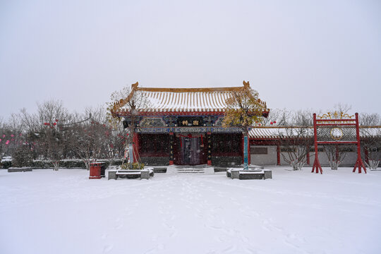 开封清明上河园大雪建筑灯笼雪景