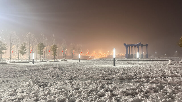 夜晚雪景