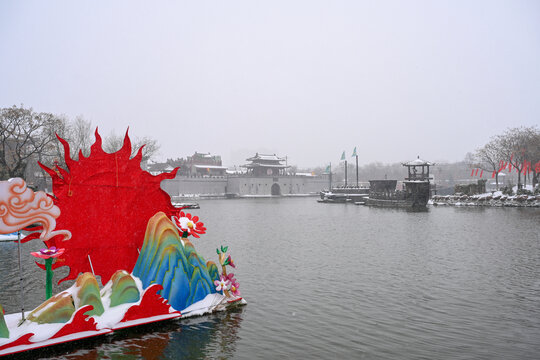 开封清明上河园大雪建筑灯笼雪景